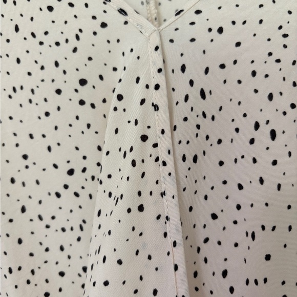 Blouse Size Large. Puff Sleeve. SKU 9 feminine flowy - Picture 5 of 9